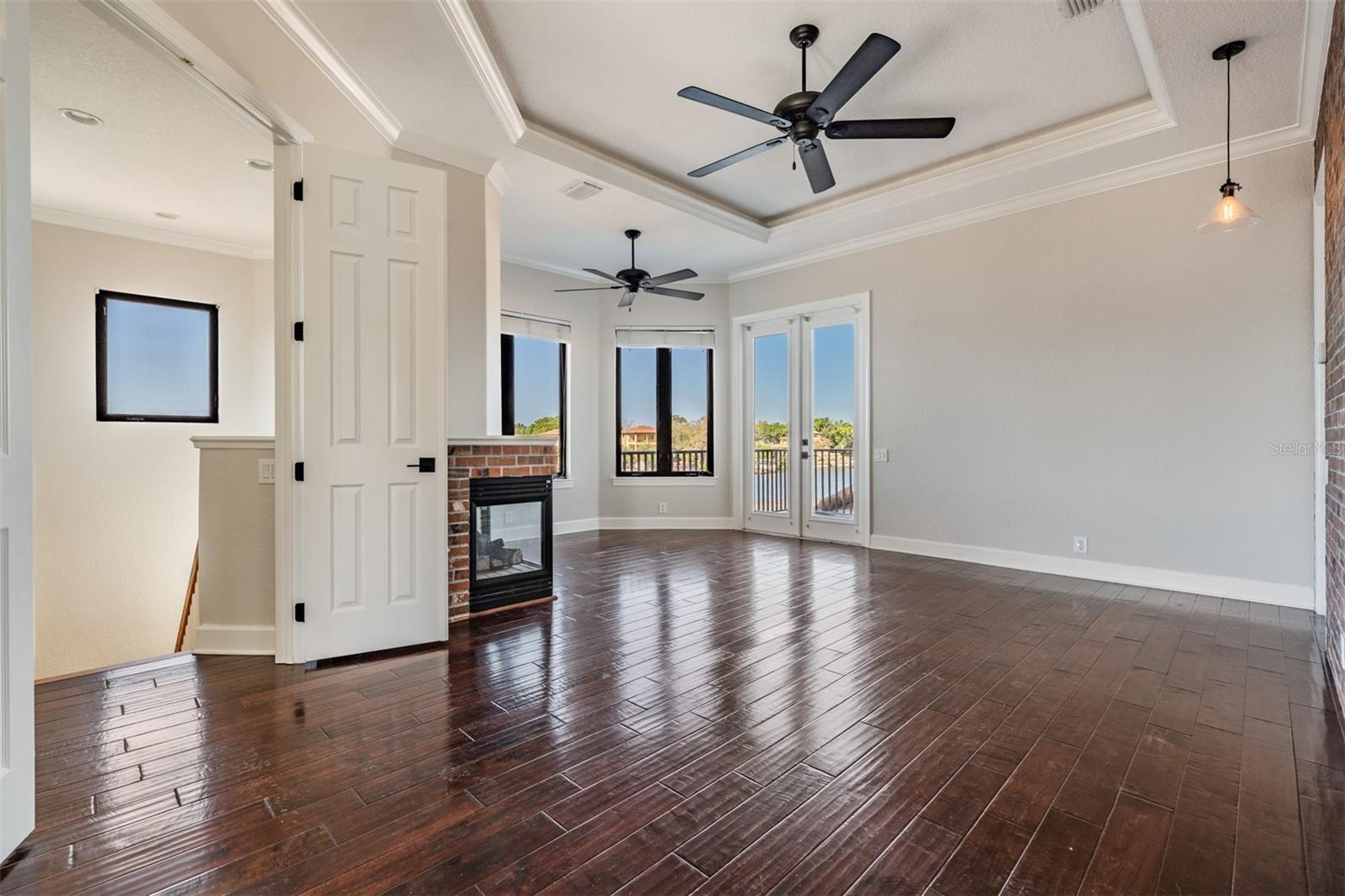 Listing photo id 35 for 62 Central Court