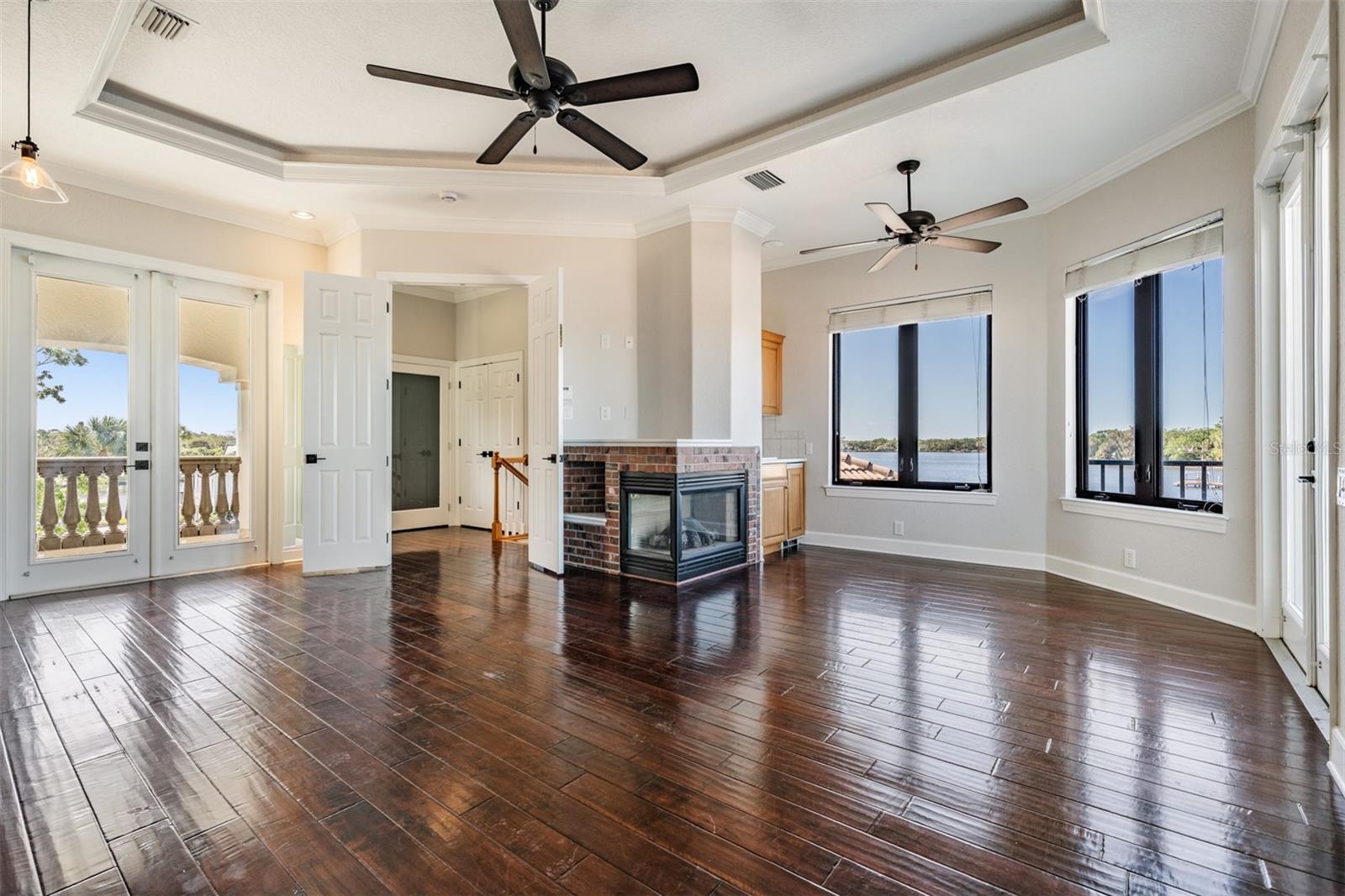 Listing photo id 36 for 62 Central Court