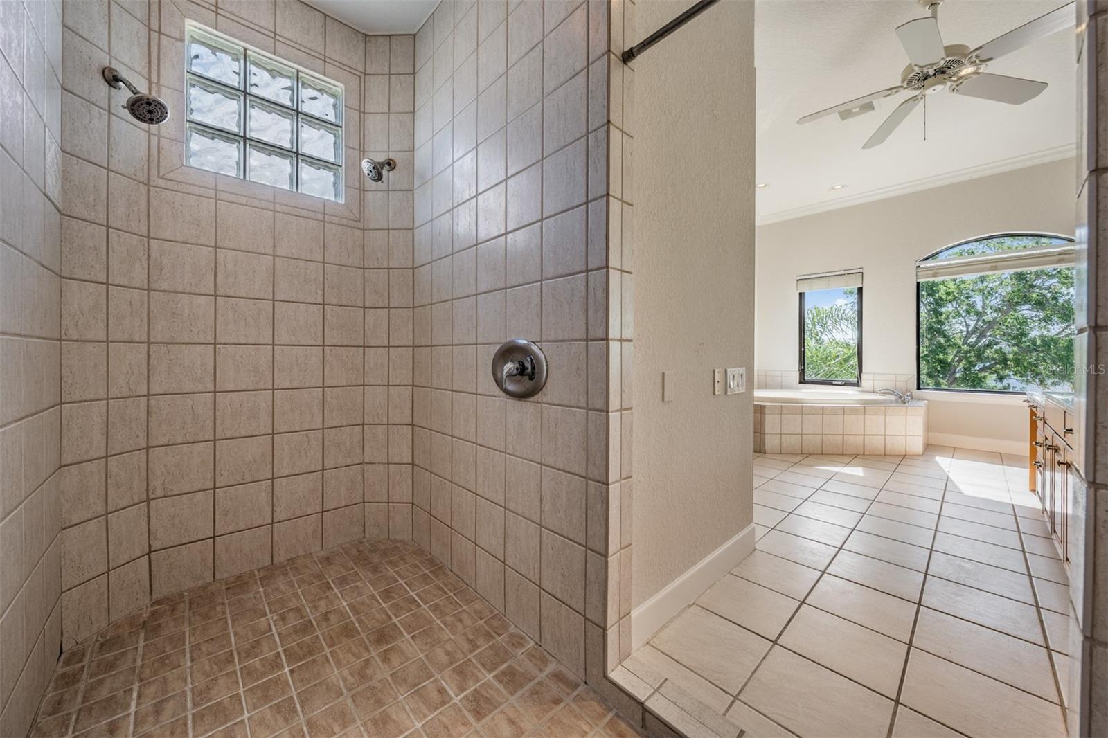 Listing photo id 42 for 62 Central Court