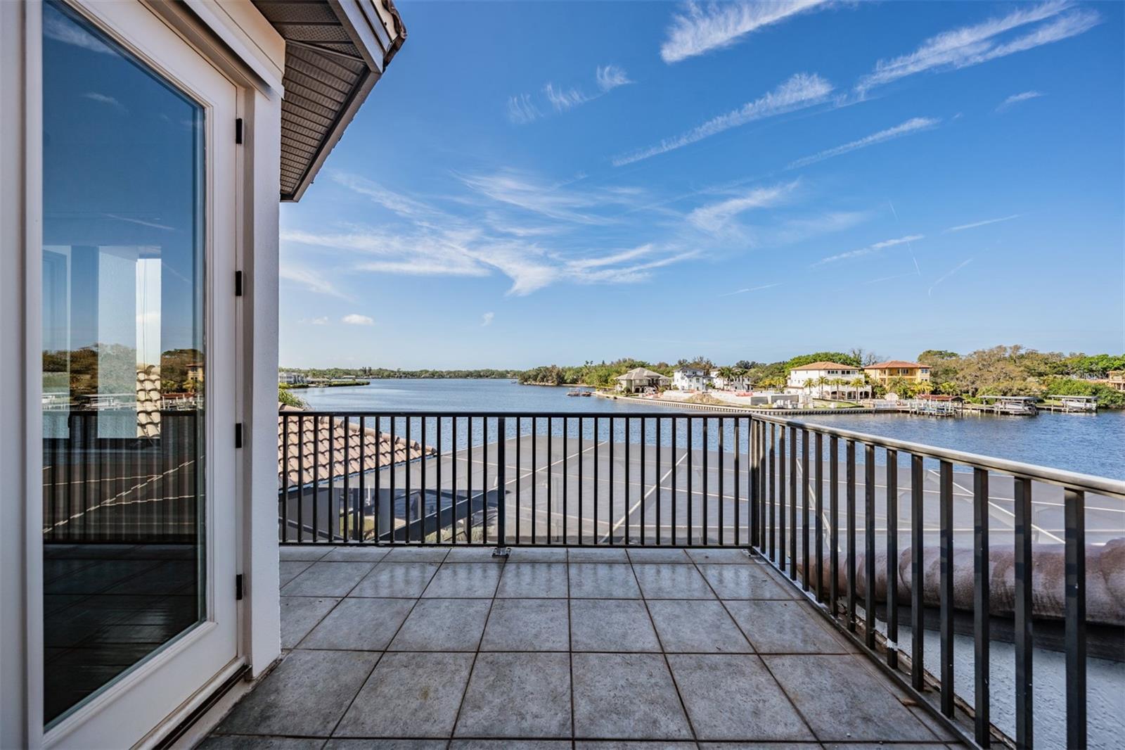 Listing photo id 44 for 62 Central Court