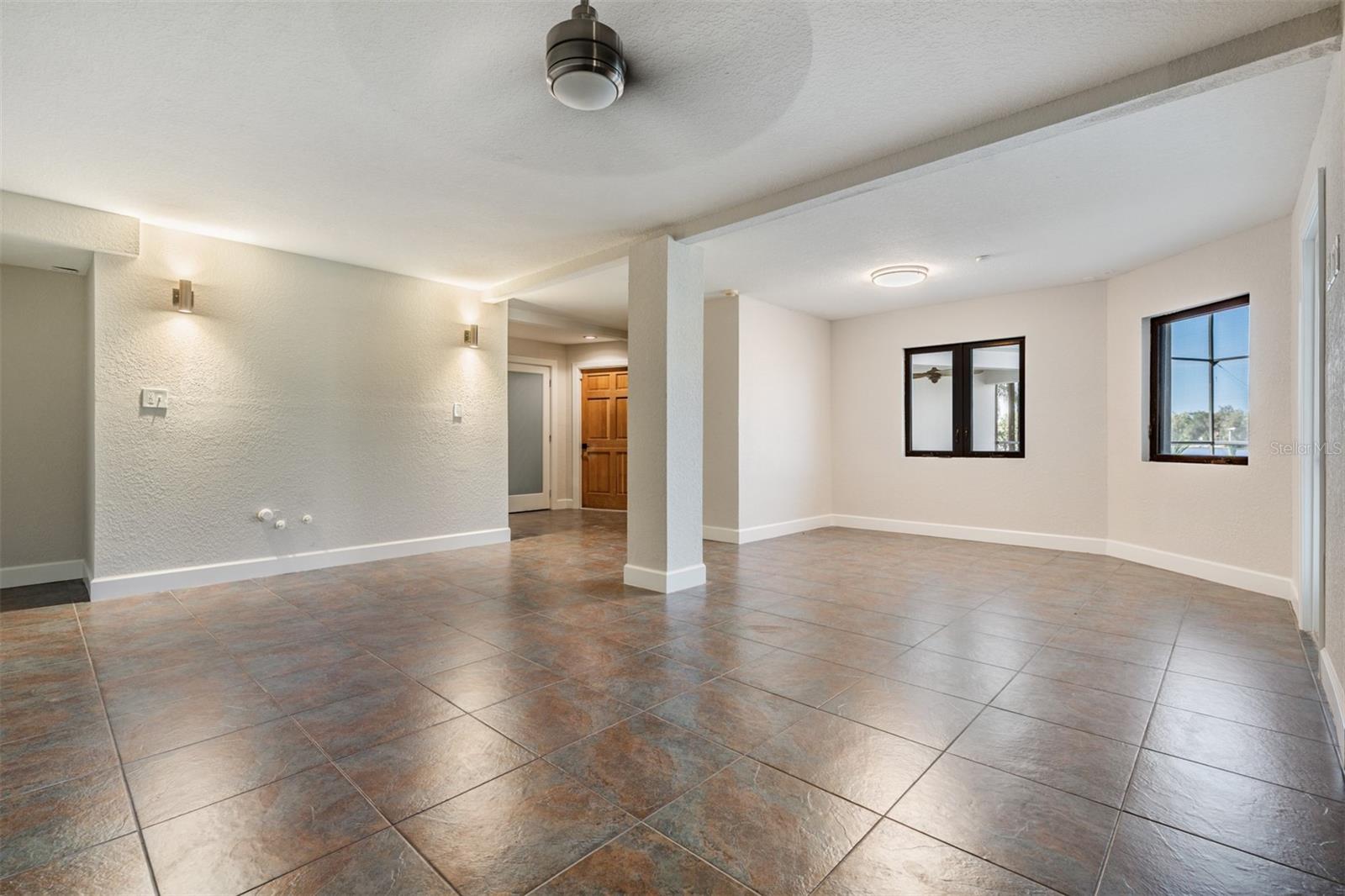 Listing photo id 46 for 62 Central Court