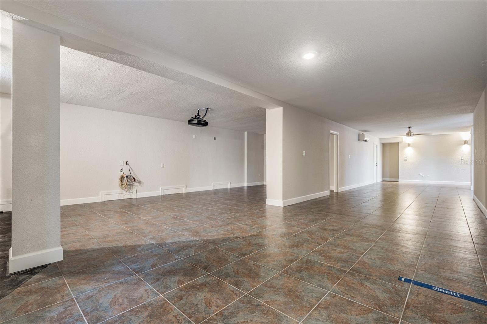 Listing photo id 47 for 62 Central Court