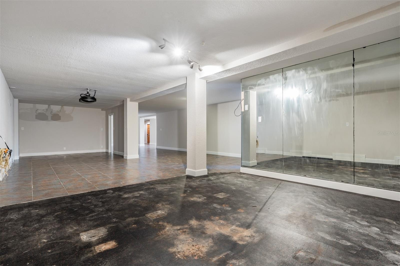 Listing photo id 49 for 62 Central Court