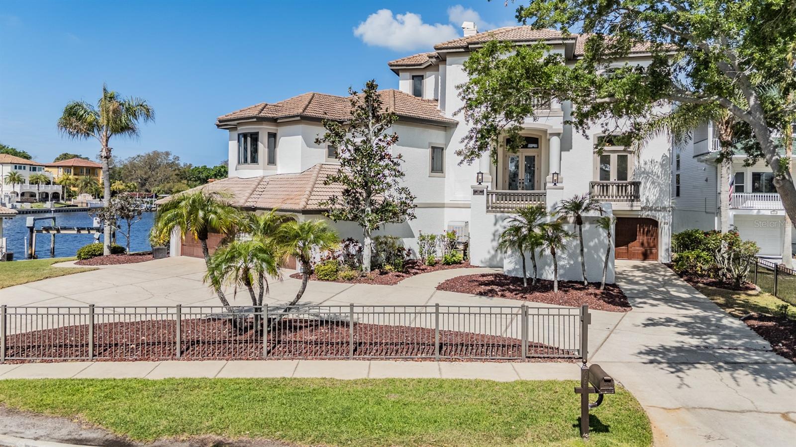 Listing photo id 66 for 62 Central Court