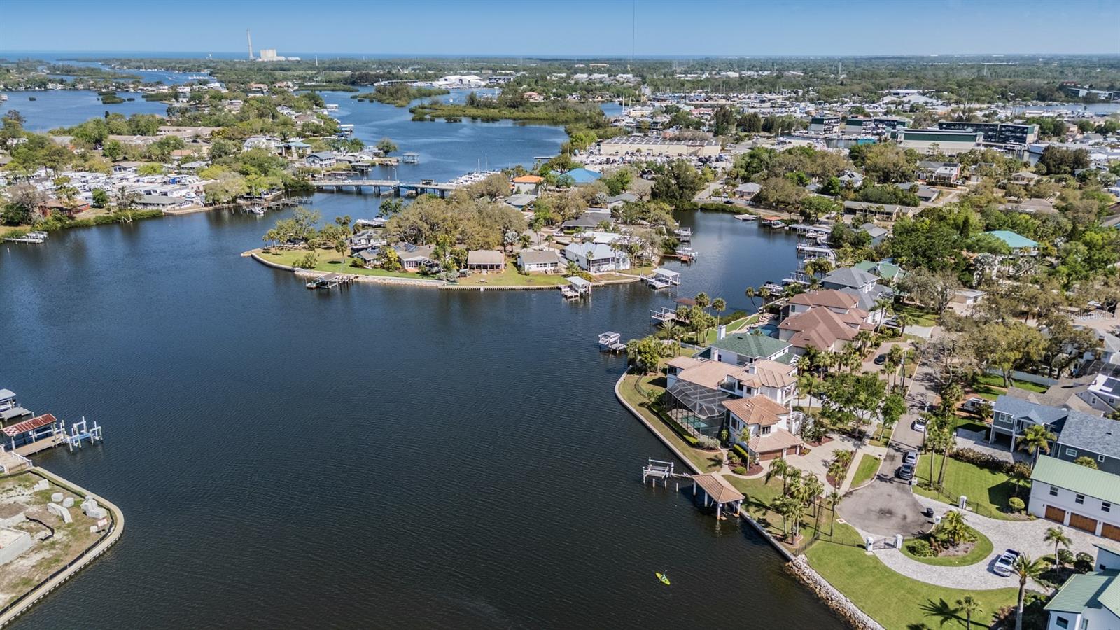 Listing photo id 70 for 62 Central Court