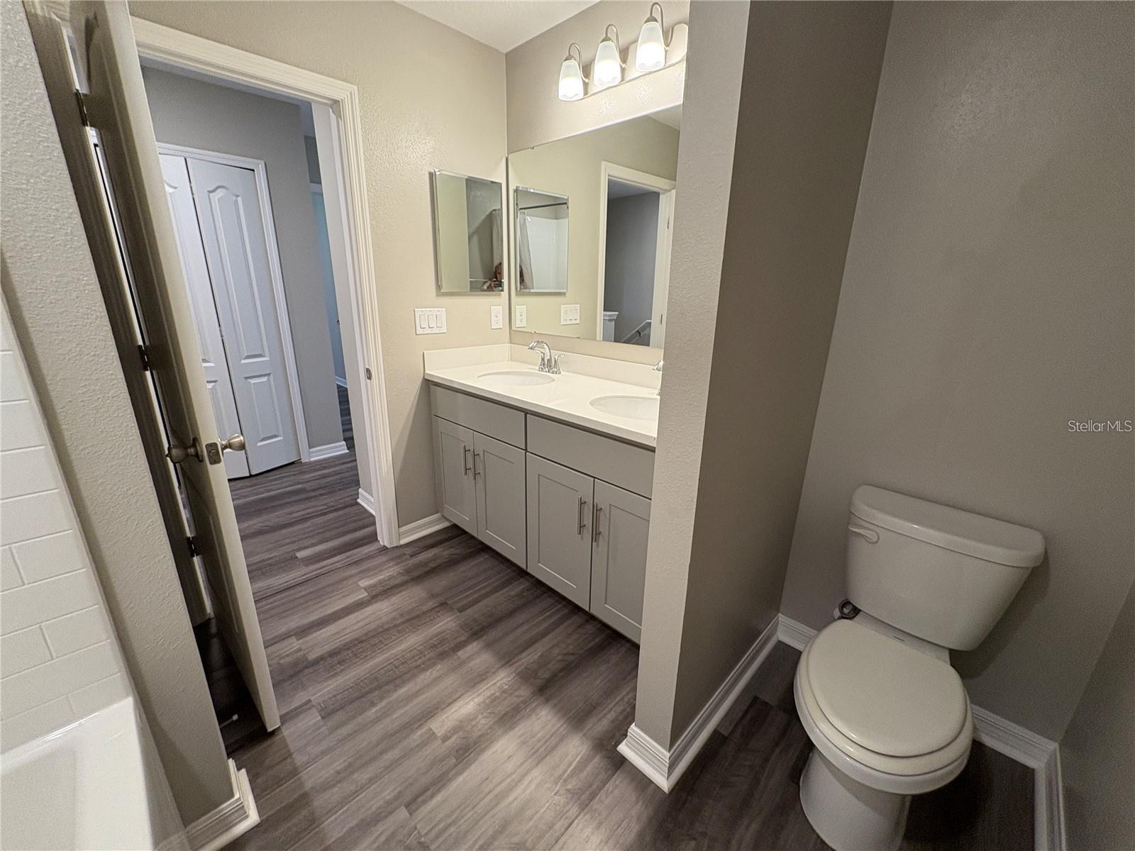 Image 22 of 25 For 4517 Reisswood Loop