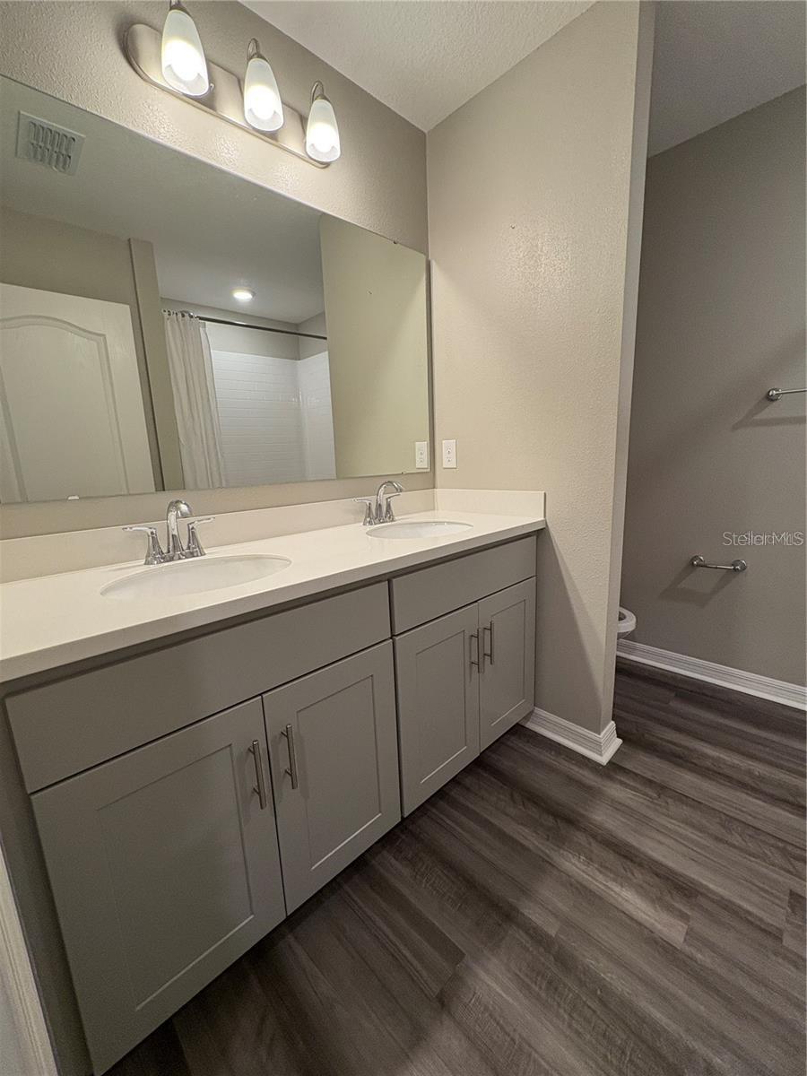 Image 23 of 25 For 4517 Reisswood Loop