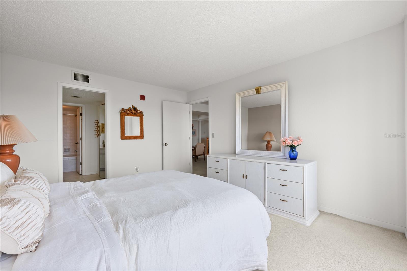 Image 27 of 50 For 9000 Commodore Drive 604