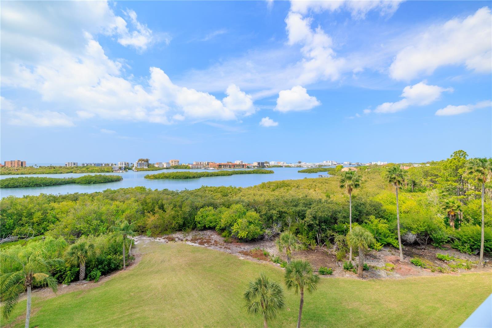 Image 33 of 50 For 9000 Commodore Drive 604