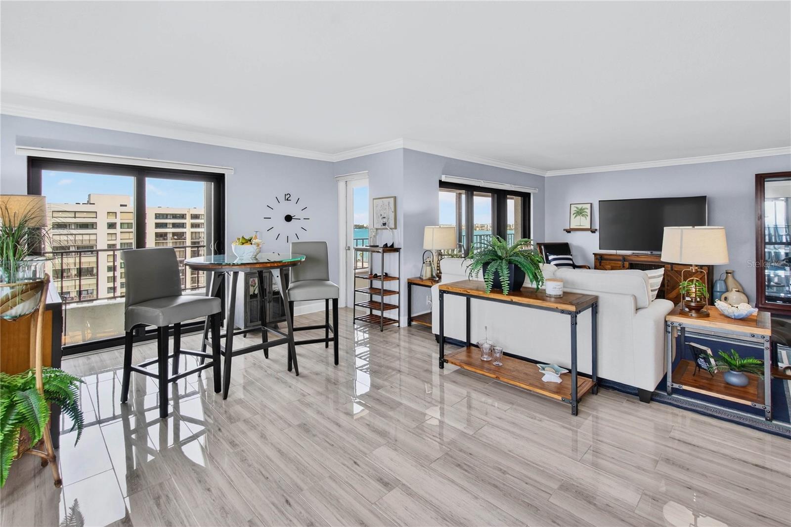 Listing photo id 9 for 1480 Gulf Boulevard 1104