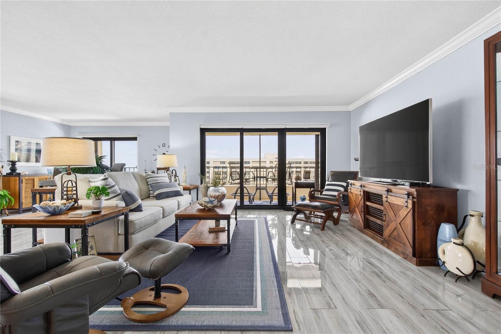 Listing photo id 11 for 1480 Gulf Boulevard 1104