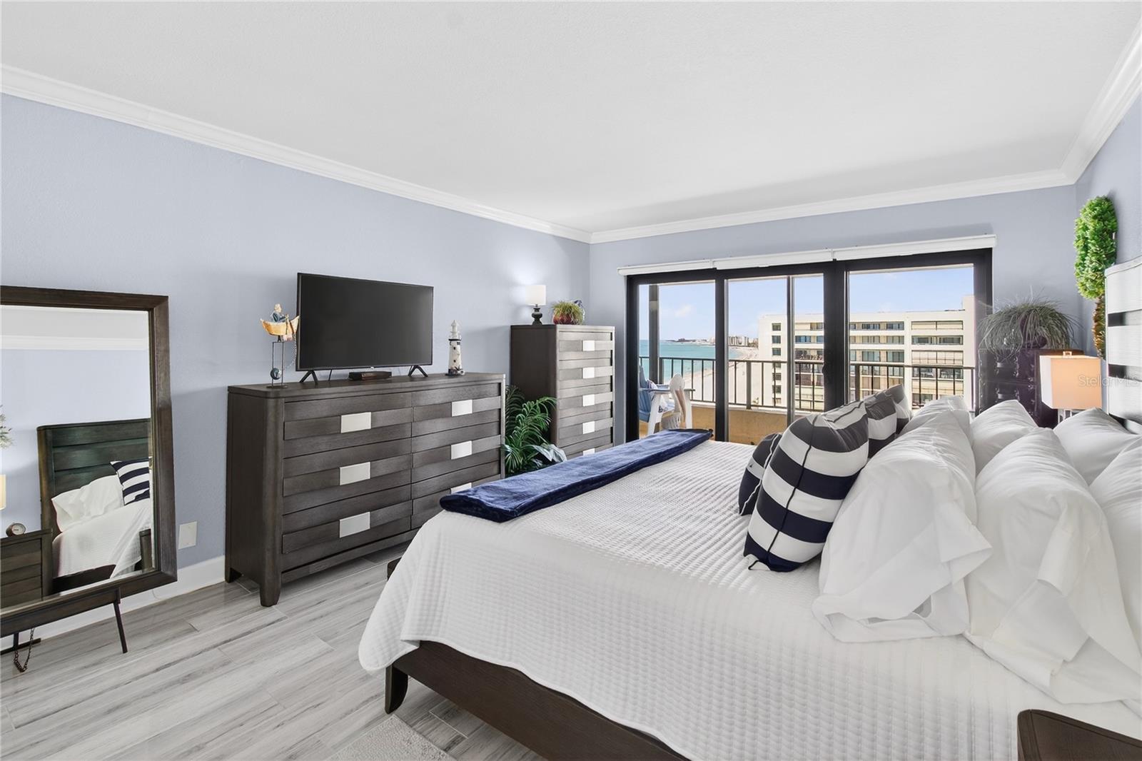 Listing photo id 18 for 1480 Gulf Boulevard 1104