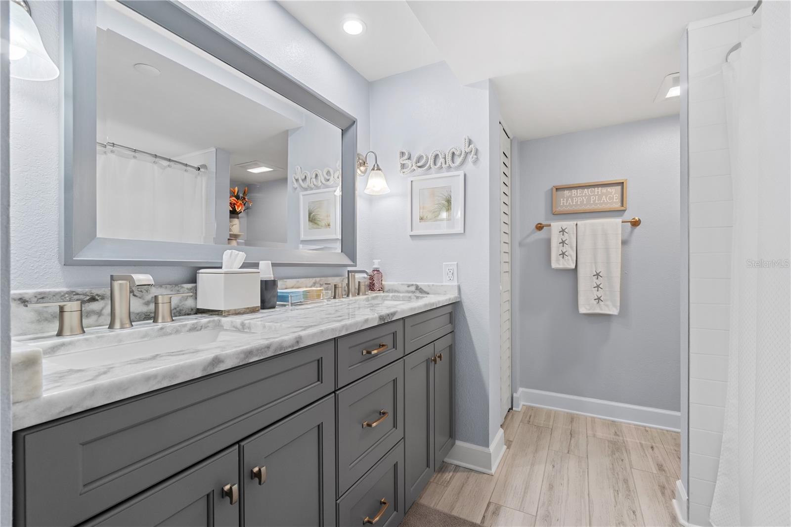 Listing photo id 19 for 1480 Gulf Boulevard 1104