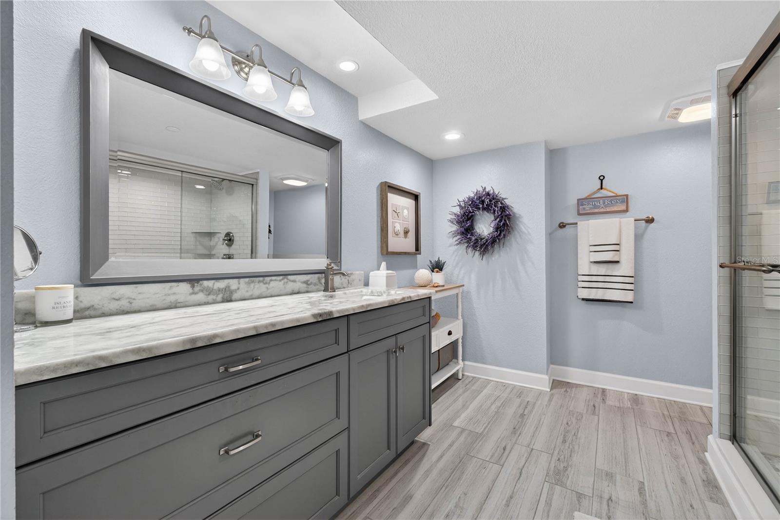 Listing photo id 25 for 1480 Gulf Boulevard 1104