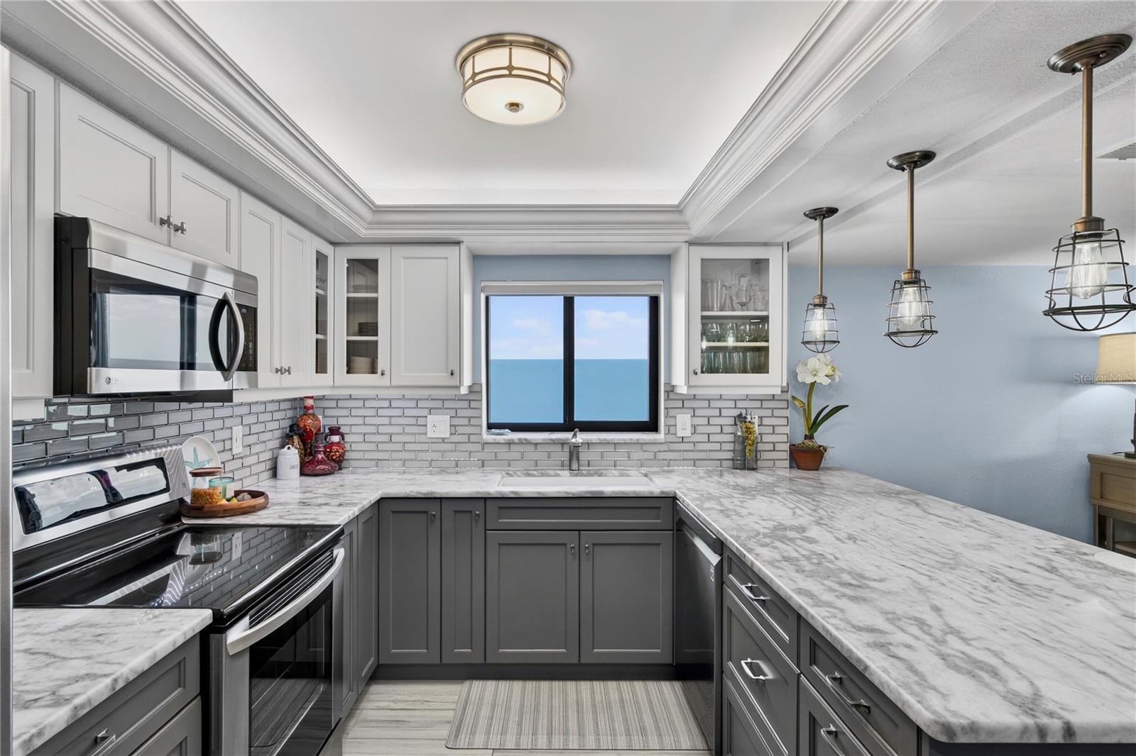 Listing photo id 3 for 1480 Gulf Boulevard 1104