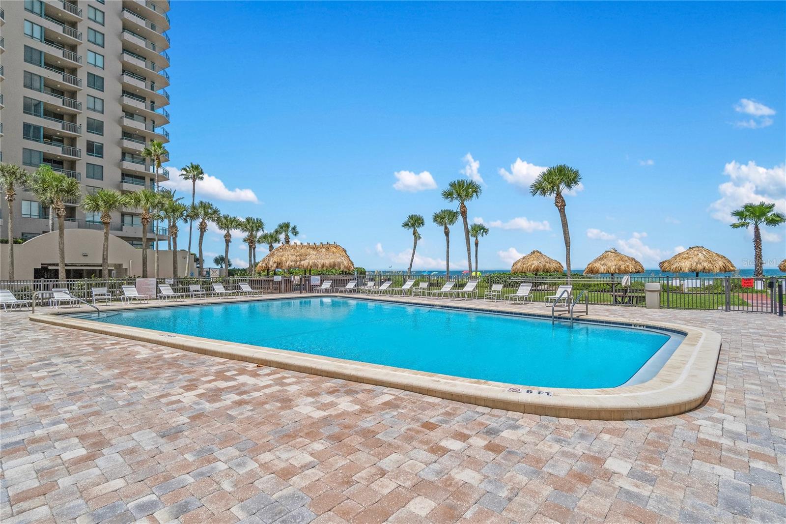 Listing photo id 48 for 1480 Gulf Boulevard 1104