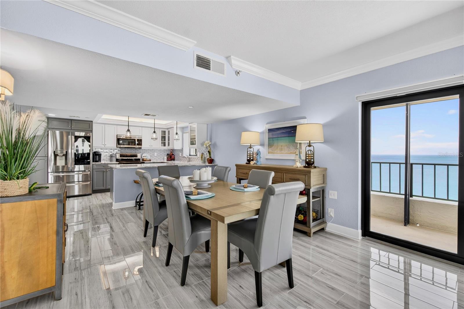 Listing photo id 6 for 1480 Gulf Boulevard 1104