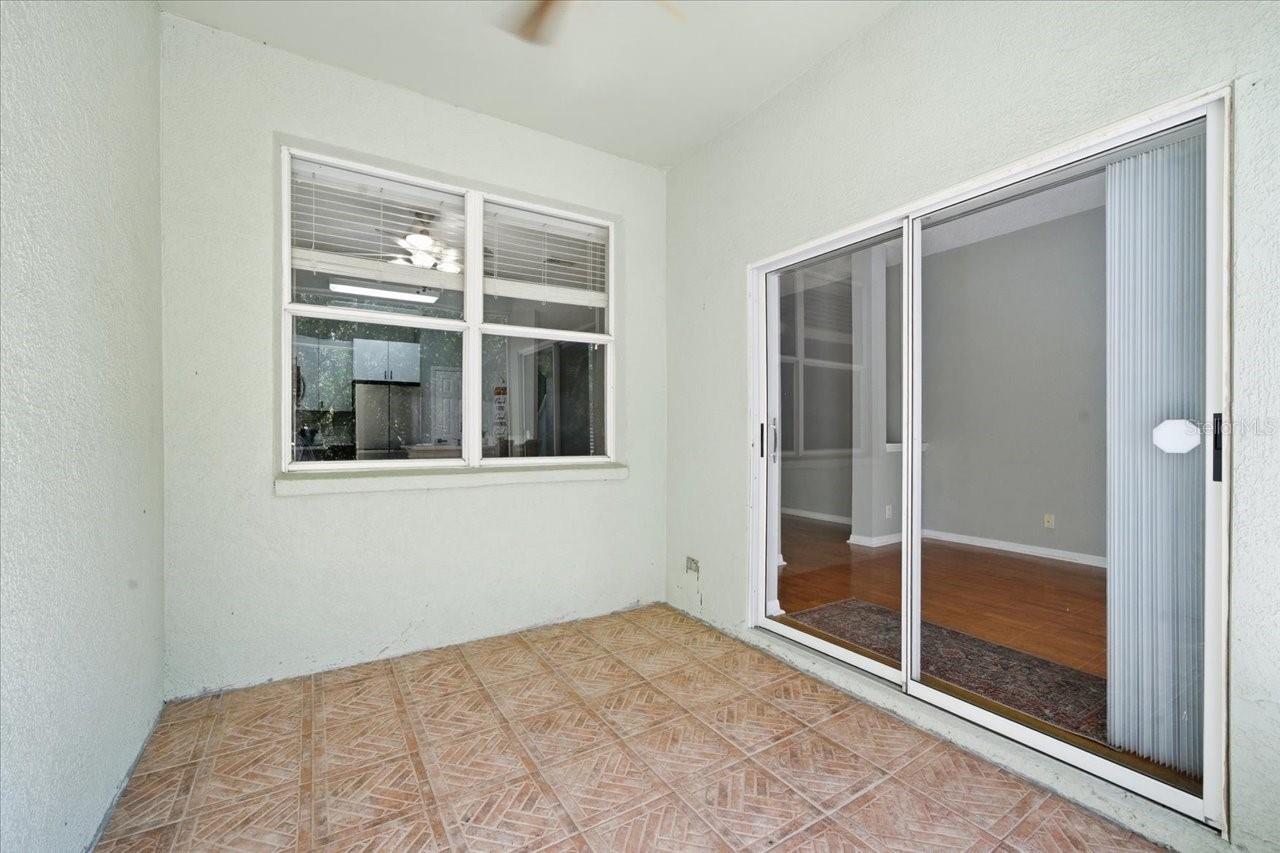 Image 13 of 51 For 752 Vallance Way Ne