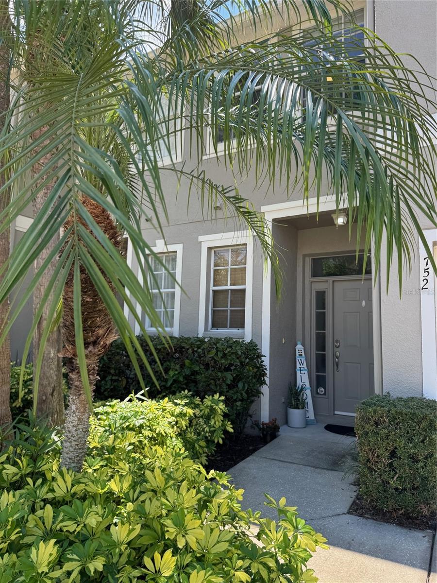 Image 2 of 51 For 752 Vallance Way Ne