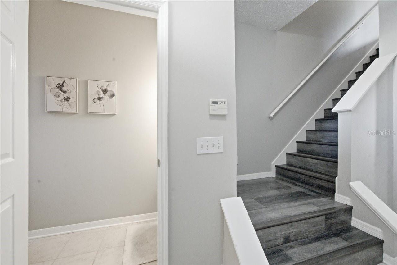 Image 23 of 51 For 752 Vallance Way Ne