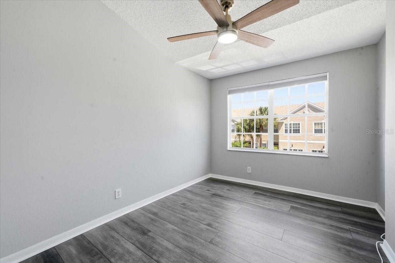 Image 34 of 51 For 752 Vallance Way Ne