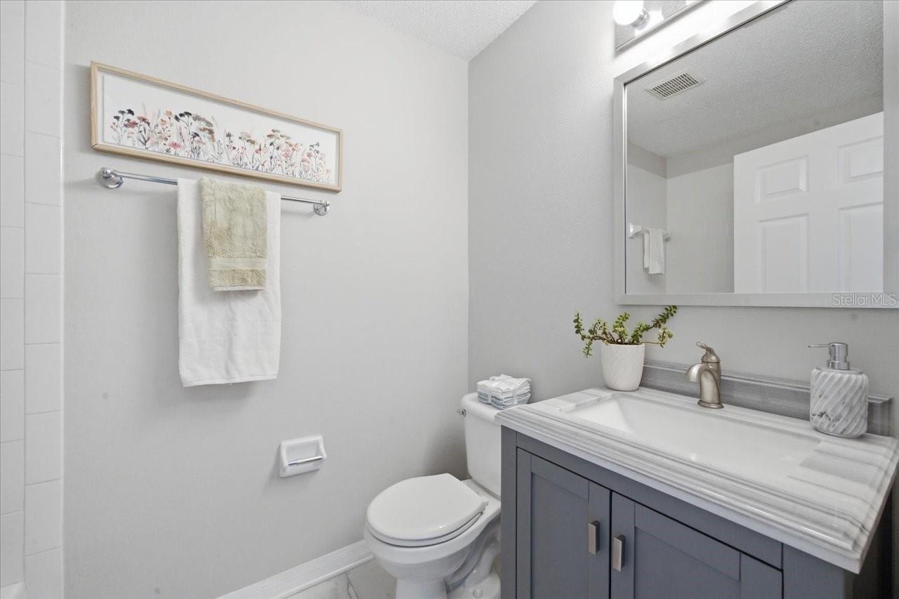 Image 35 of 51 For 752 Vallance Way Ne