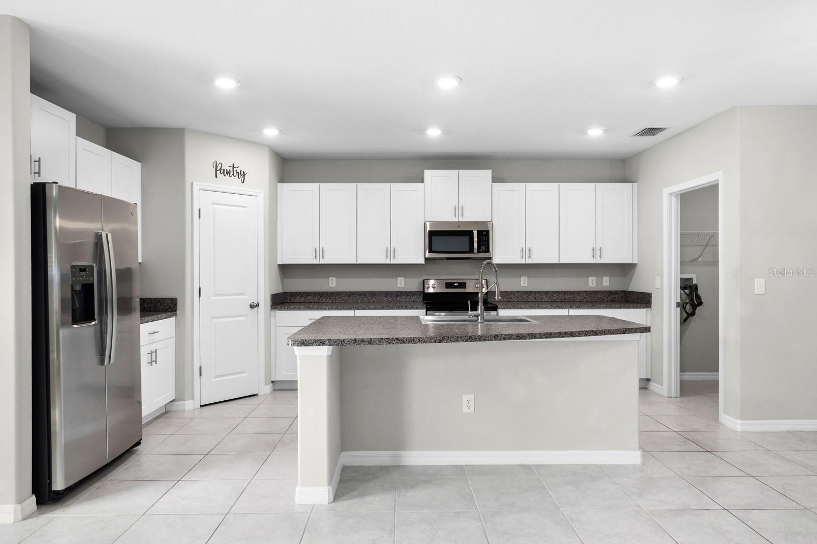 Image 2 of 39 For 7217 Ronnie Gardens Court