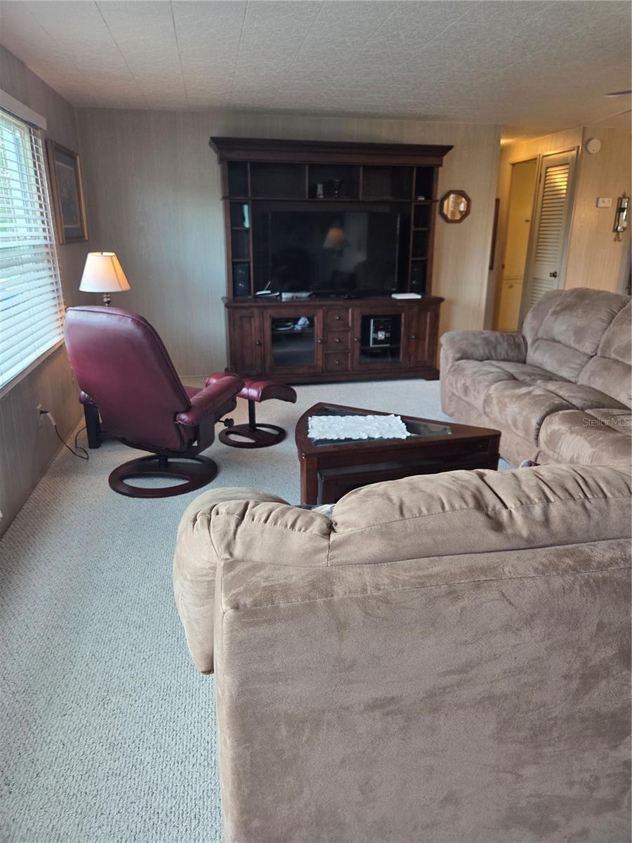 Image 7 of 26 For 9900 Ulmerton Road 13