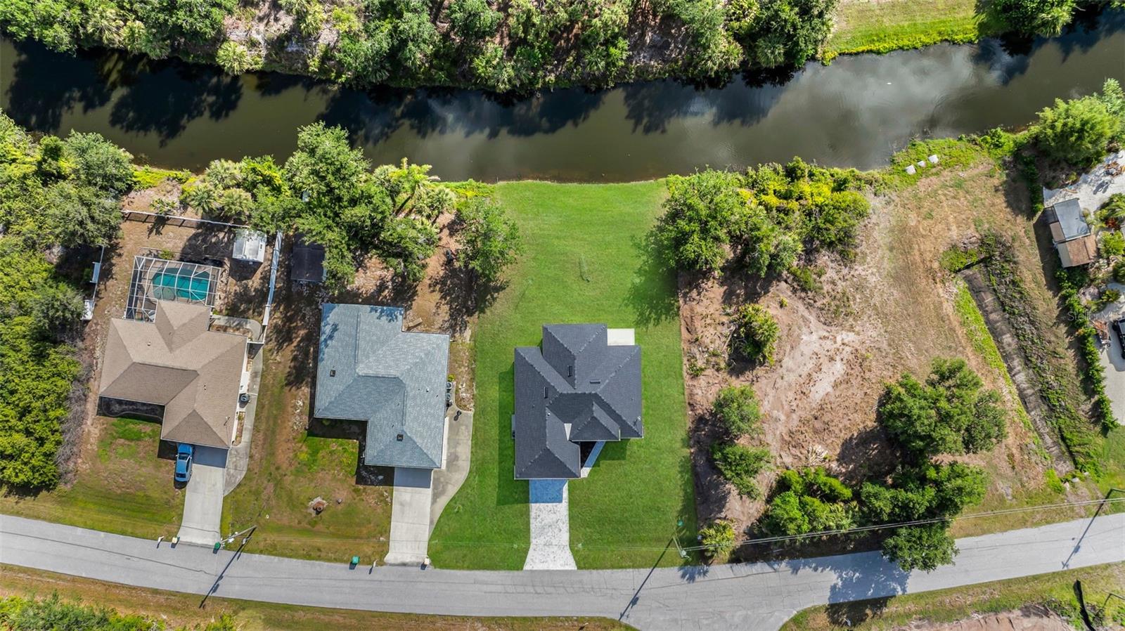 Image 25 of 36 For 7054 Rosemont Drive