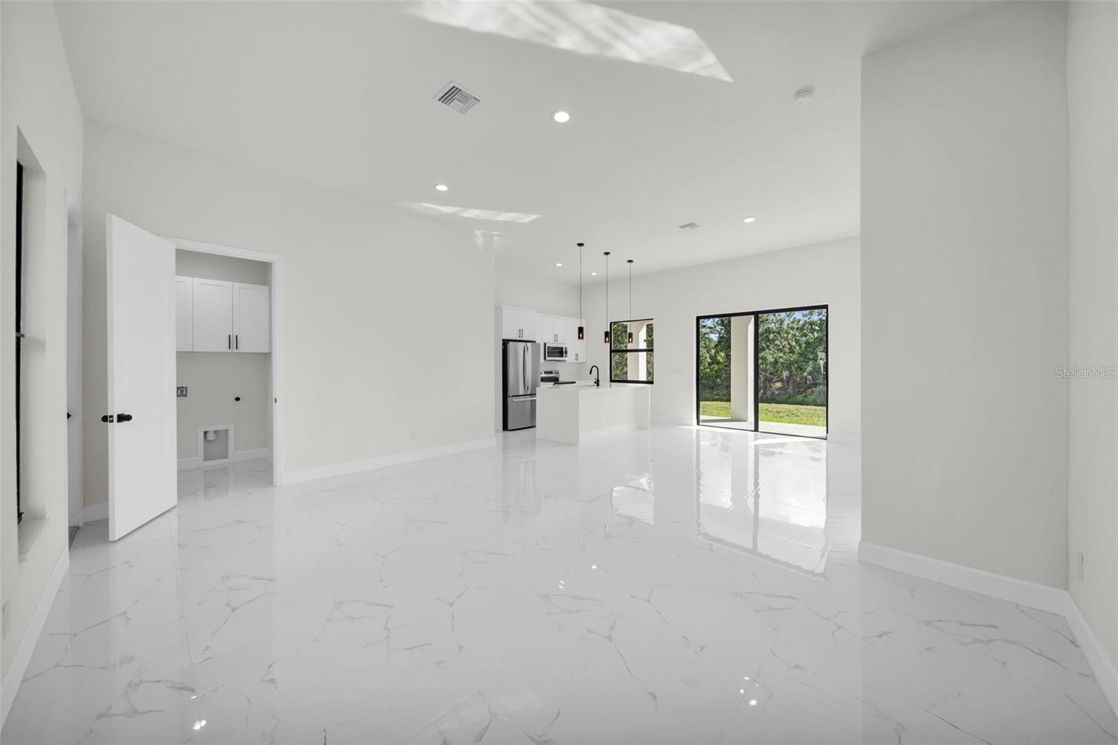 Image 3 of 36 For 7054 Rosemont Drive