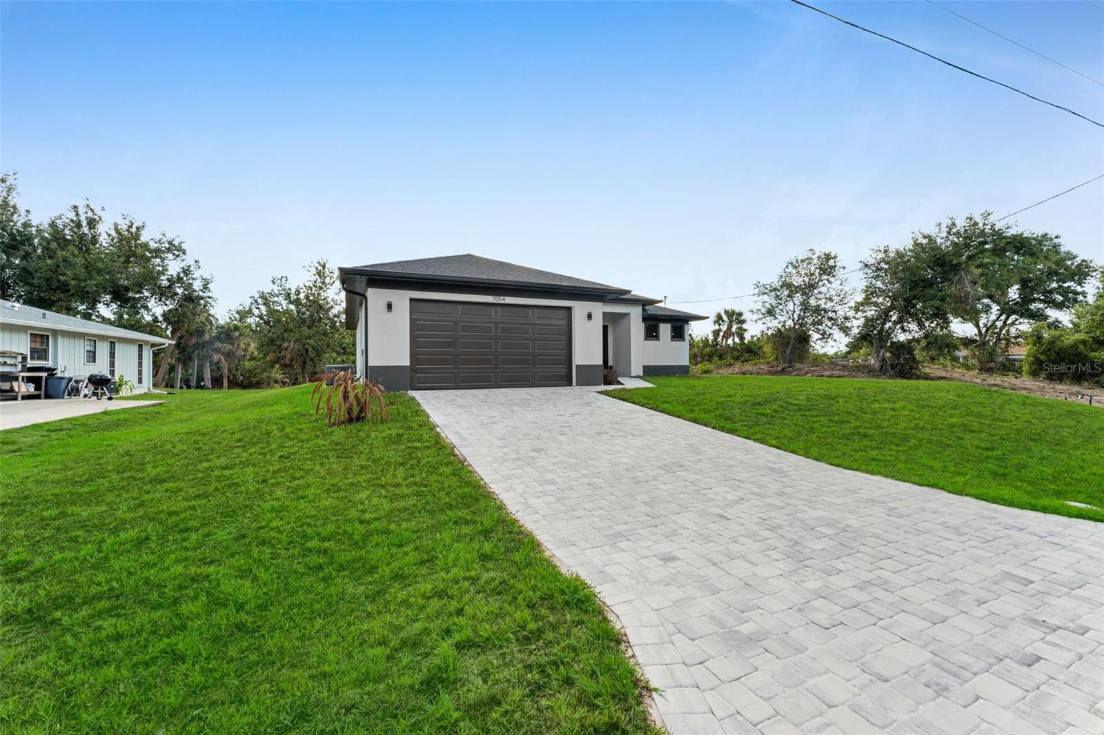 Image 30 of 36 For 7054 Rosemont Drive