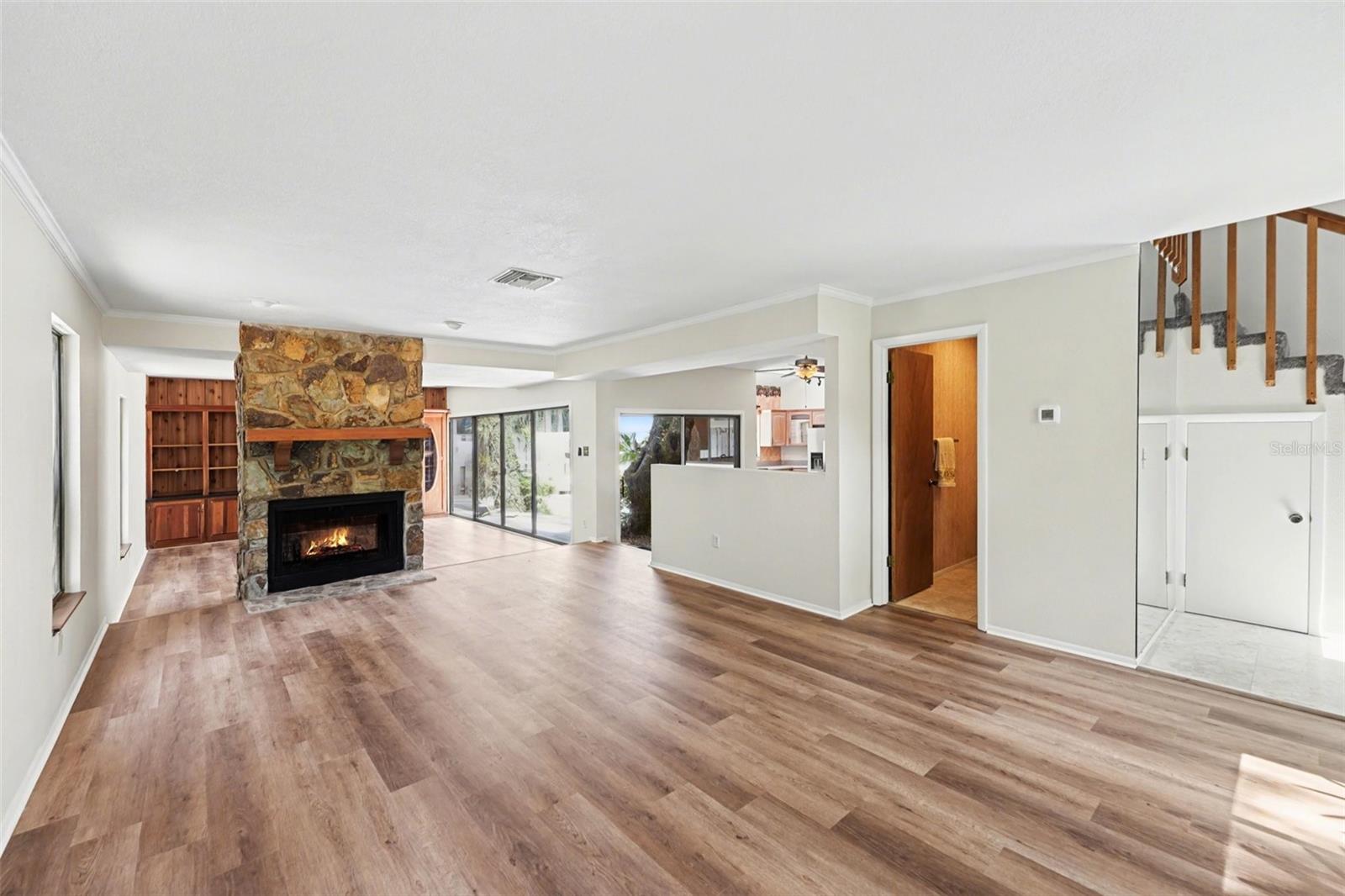 Image 3 of 24 For 1029 43rd Avenue N 1