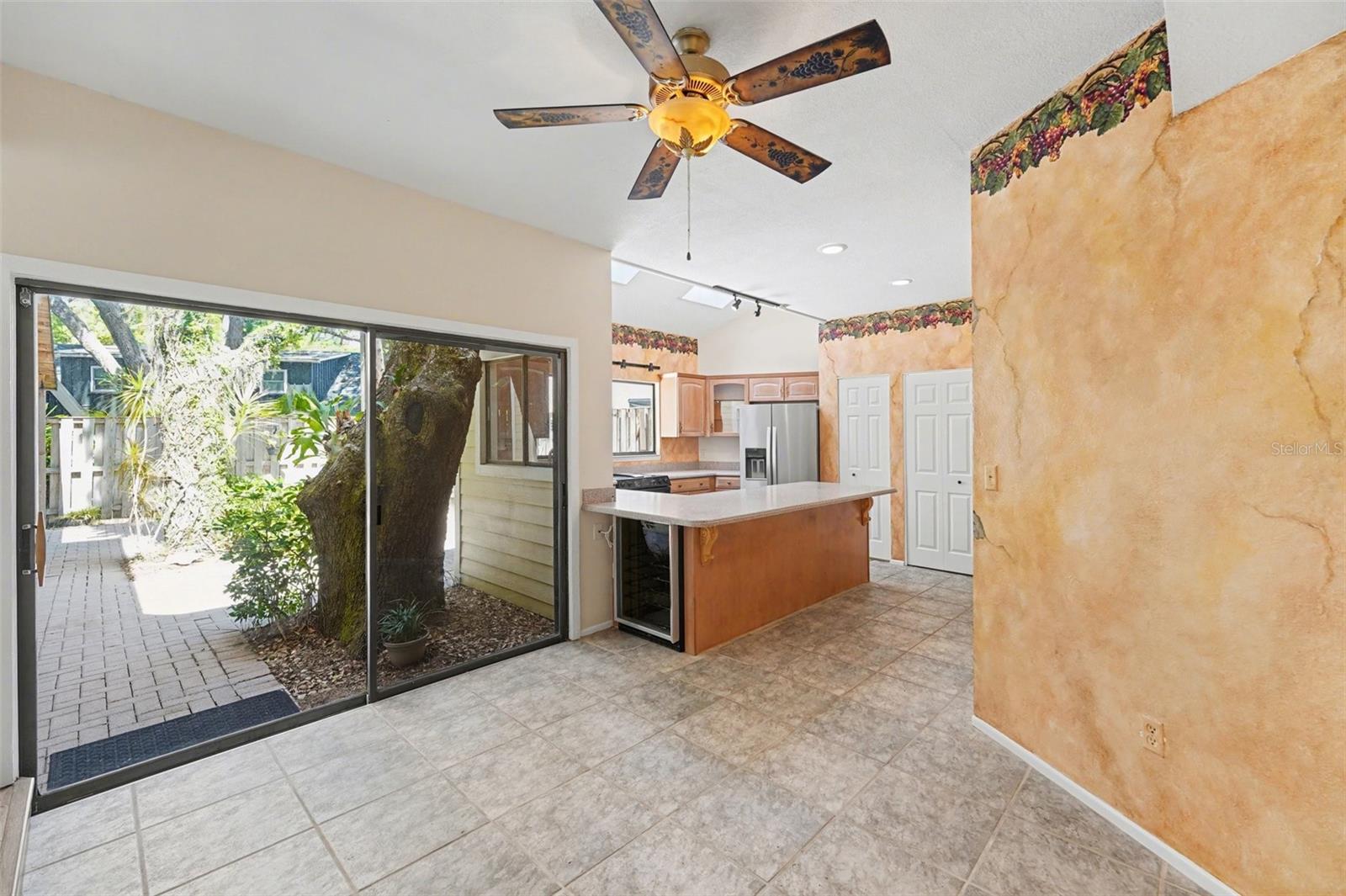 Image 5 of 24 For 1029 43rd Avenue N 1