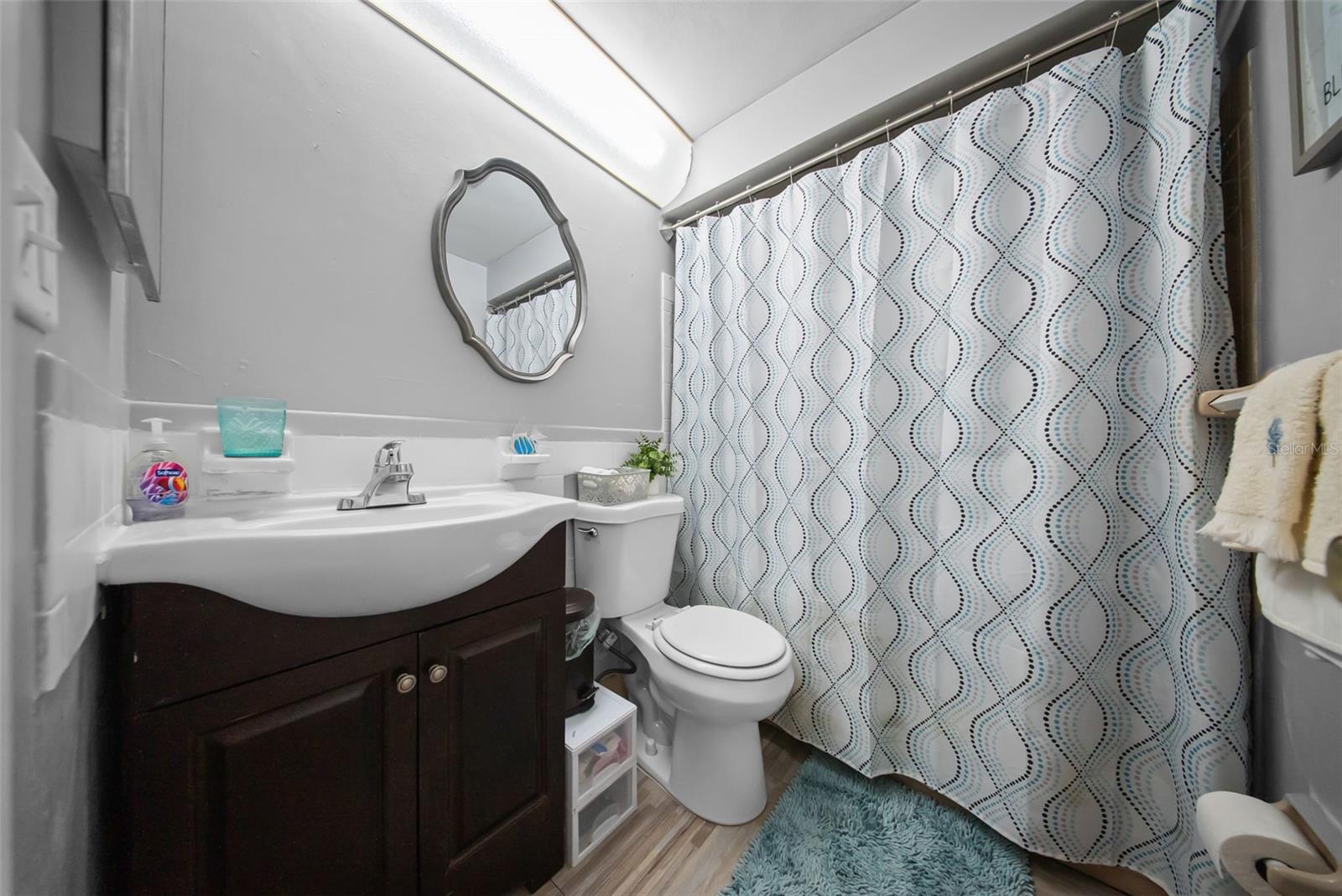 Image 15 of 42 For 4227 Rax Place 4227