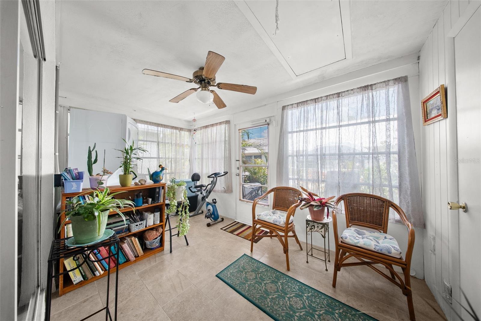 Image 22 of 42 For 4227 Rax Place 4227