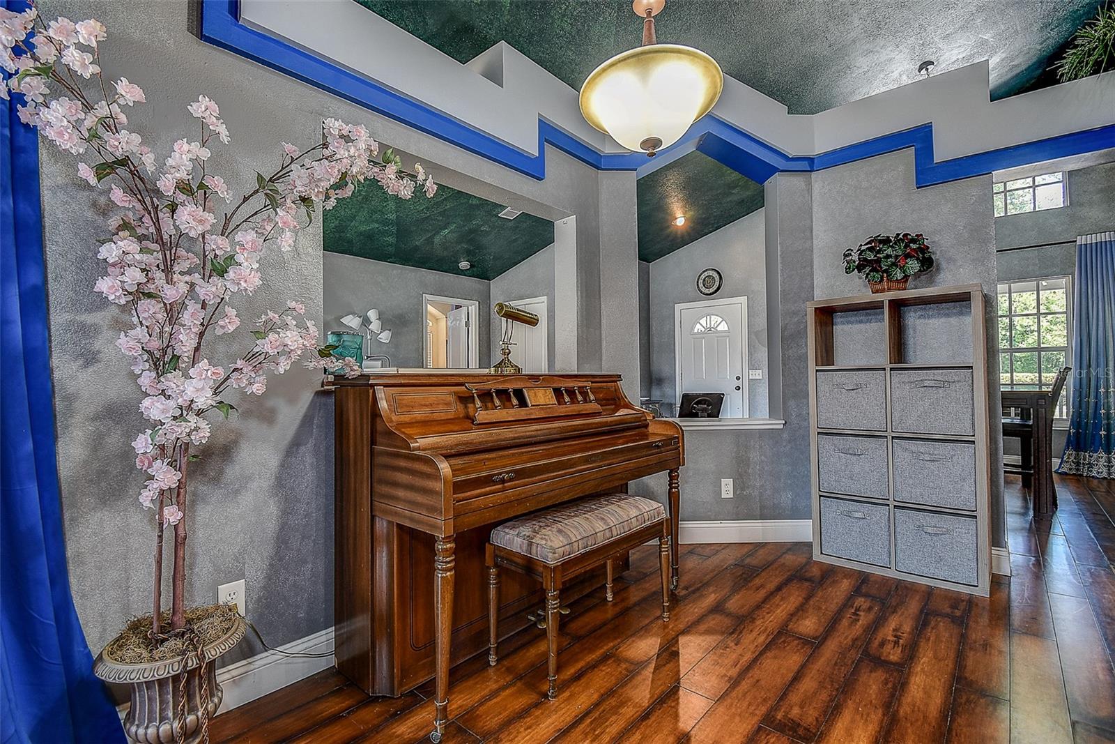 Image 22 of 48 For 7730 Grimsby Lane