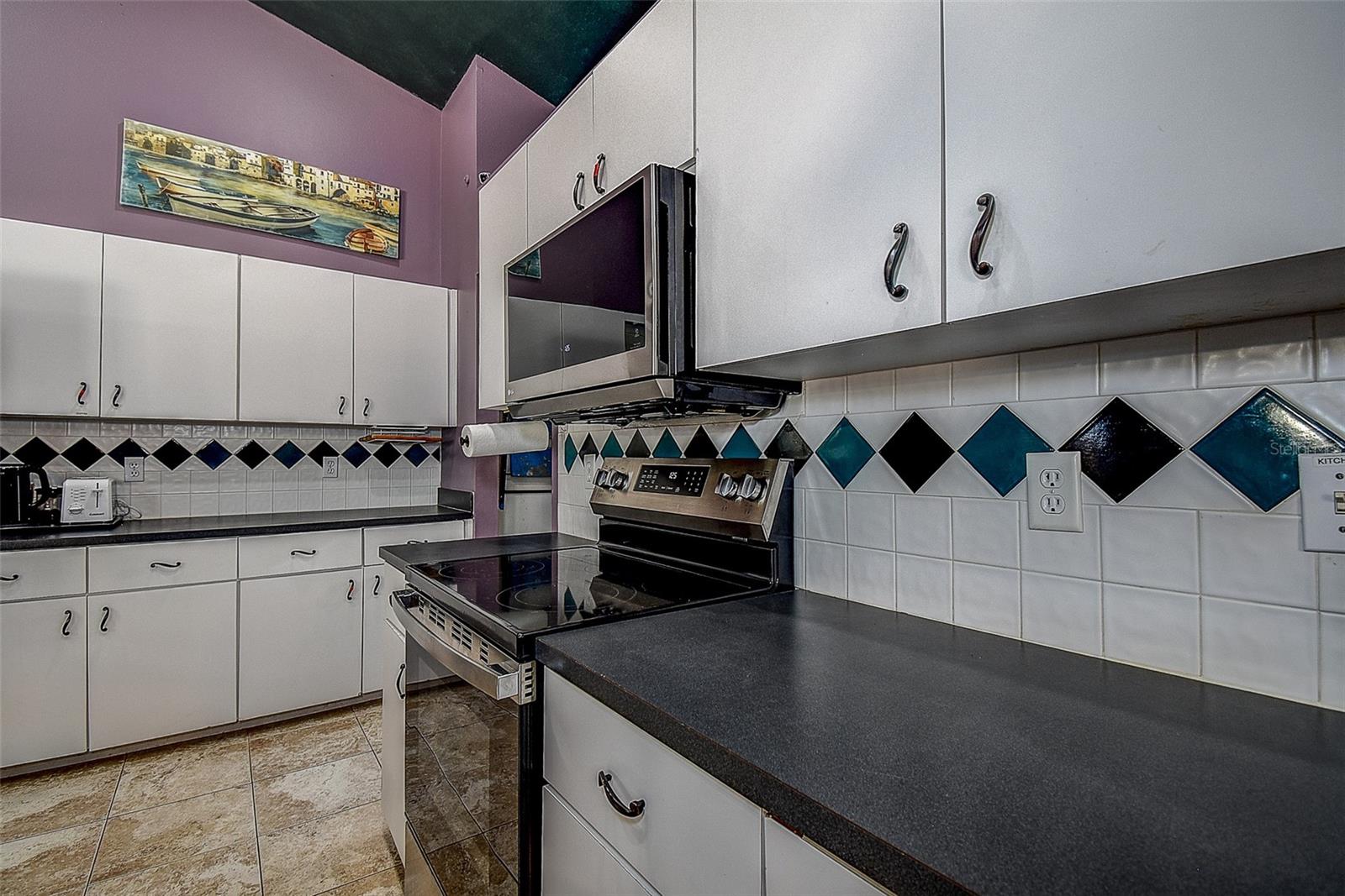 Image 31 of 48 For 7730 Grimsby Lane