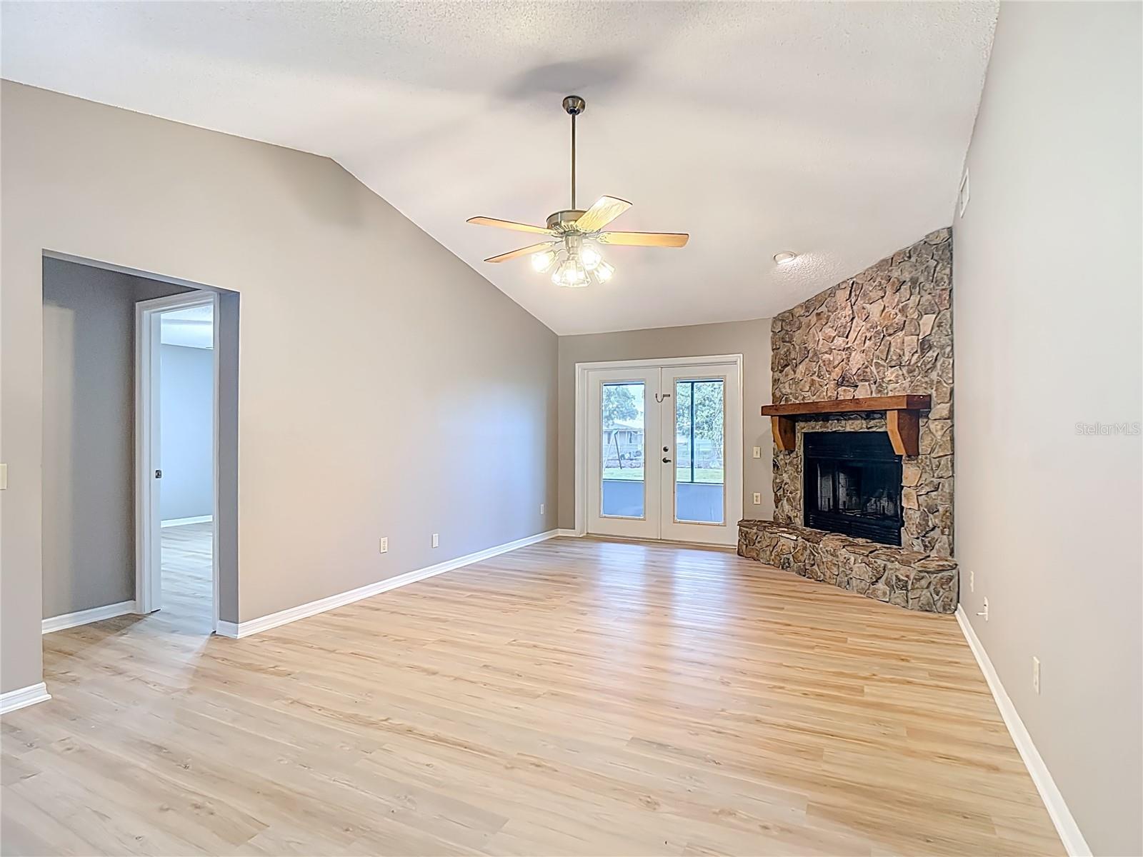 Image 16 of 37 For 109 South Court