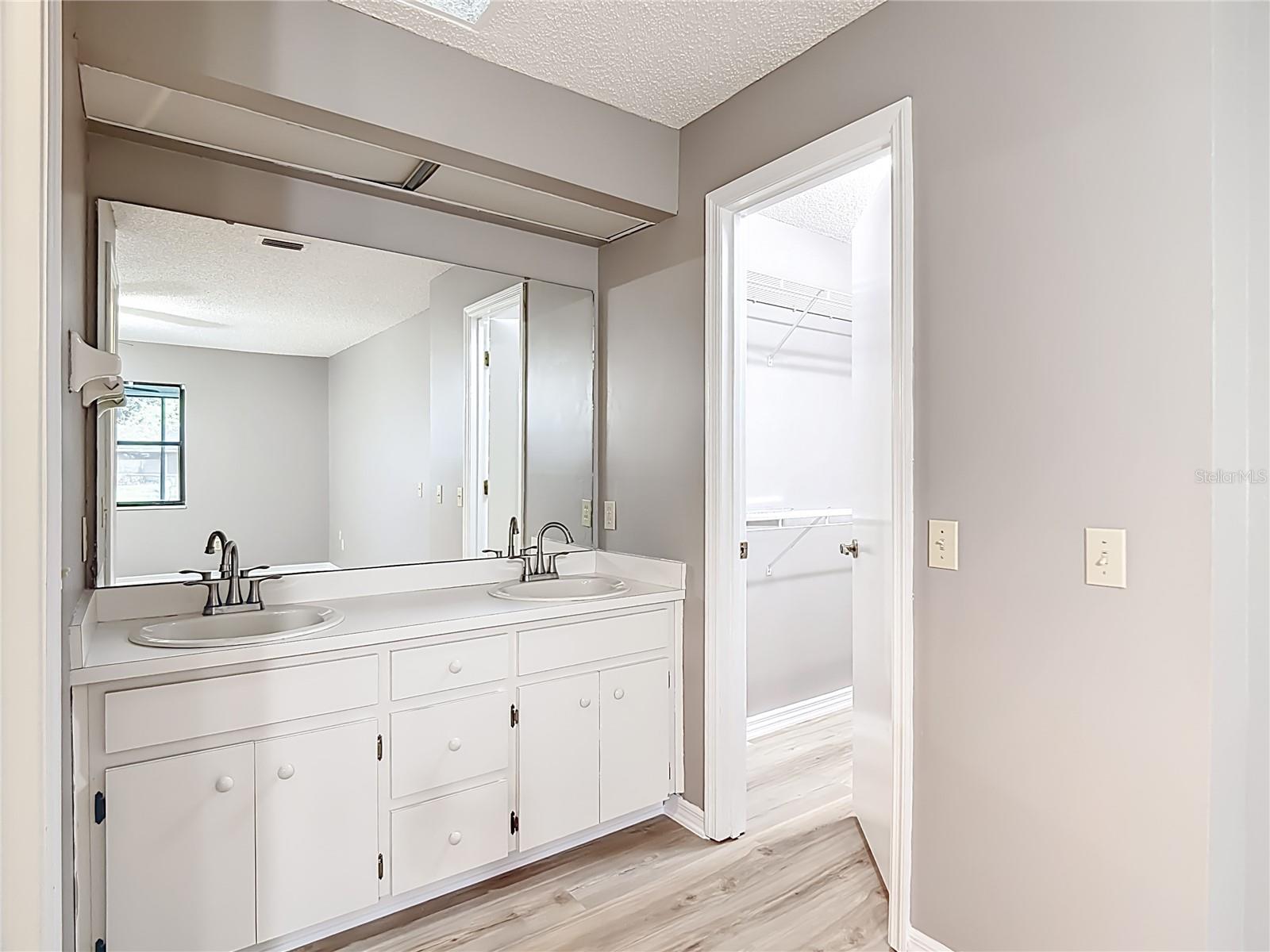 Image 21 of 37 For 109 South Court