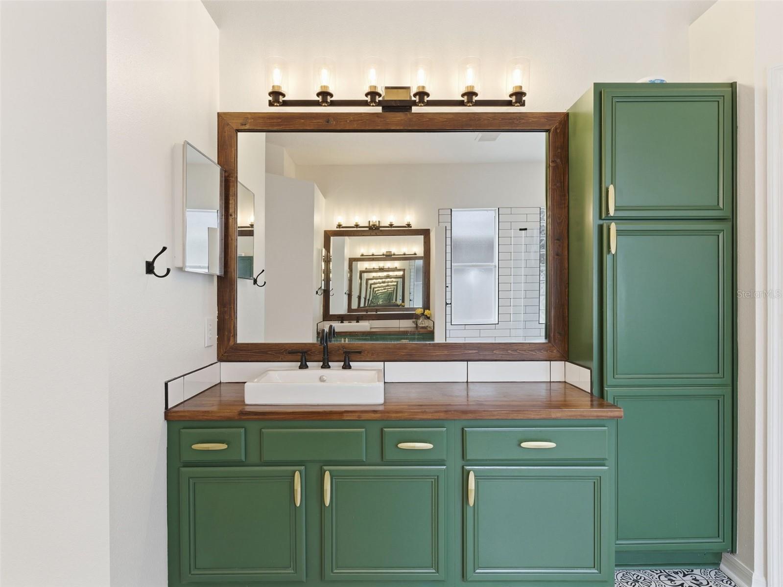 Image 14 of 30 For 10017 Oxford Chapel Drive