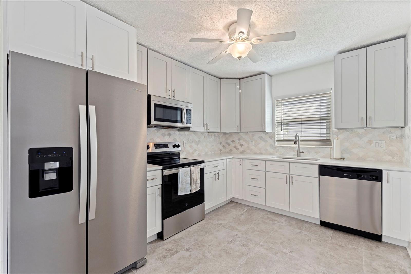 Image 10 of 37 For 176 175th Avenue E