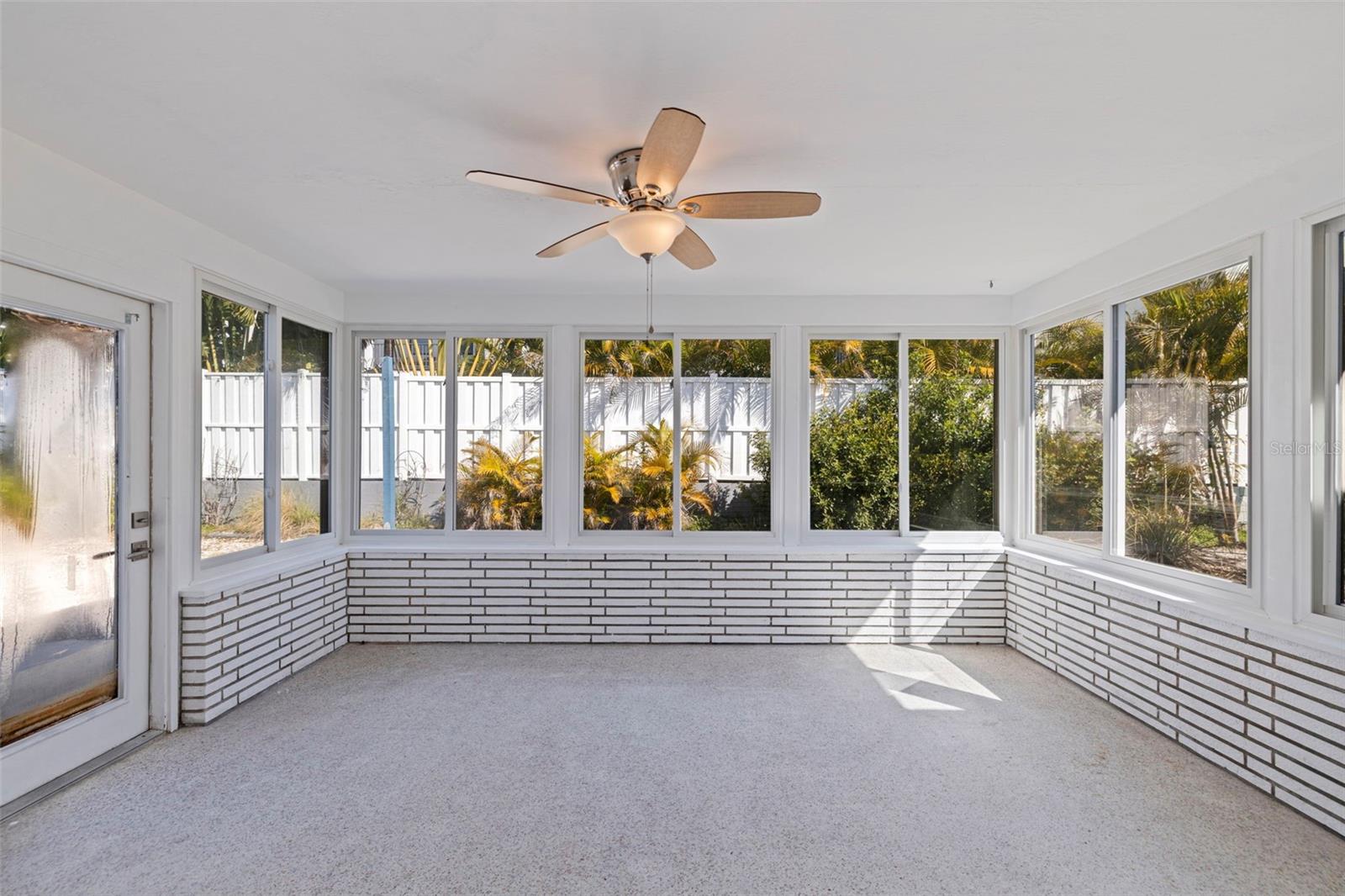 Image 12 of 37 For 176 175th Avenue E