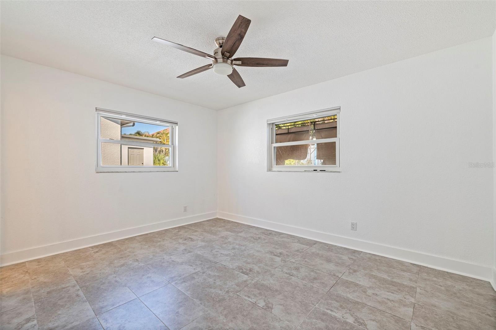 Image 16 of 37 For 176 175th Avenue E