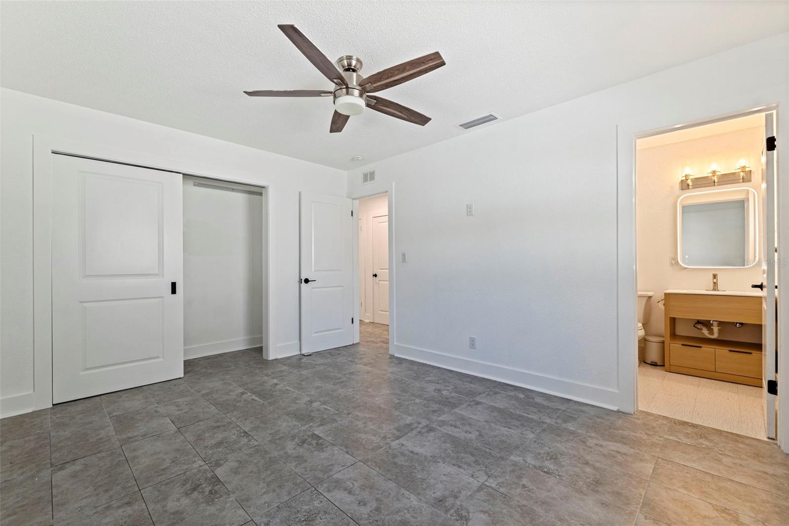 Image 17 of 37 For 176 175th Avenue E