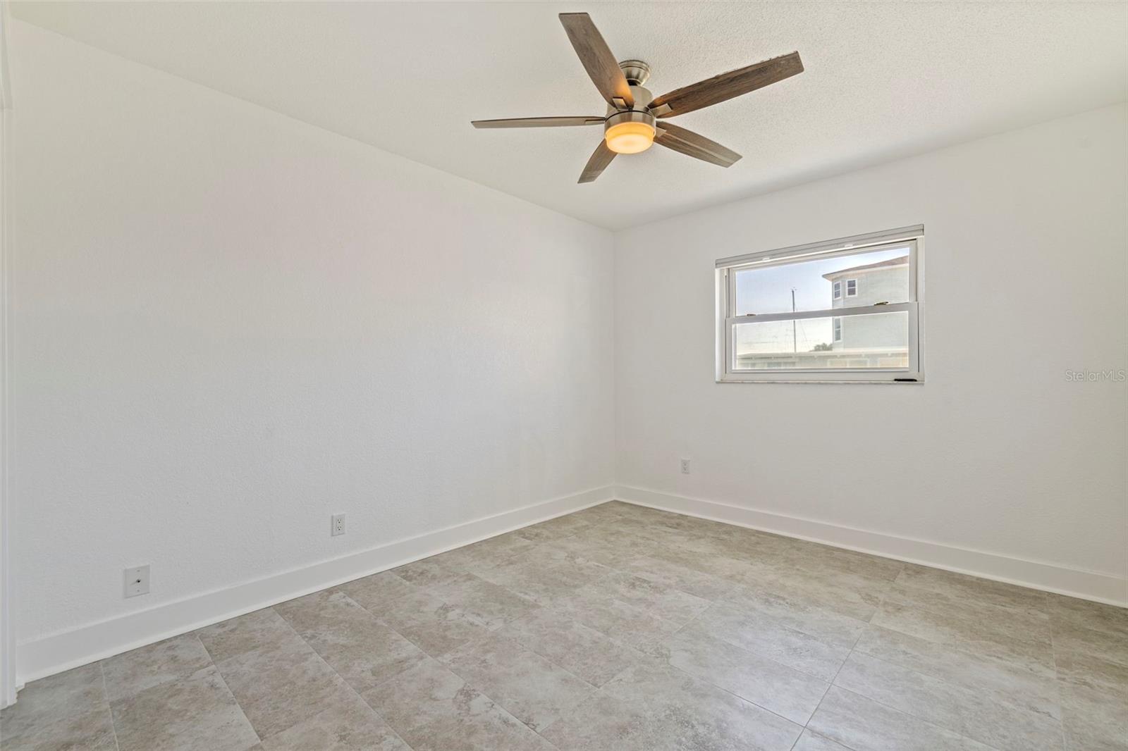 Image 19 of 37 For 176 175th Avenue E