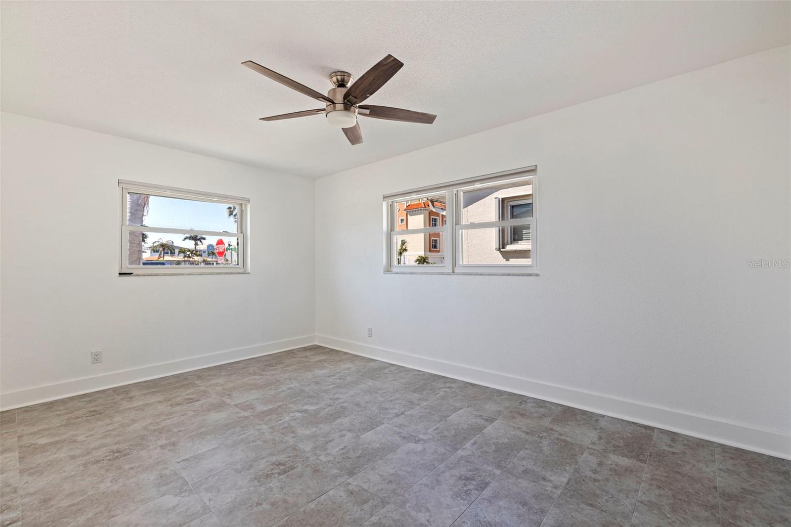 Image 22 of 37 For 176 175th Avenue E