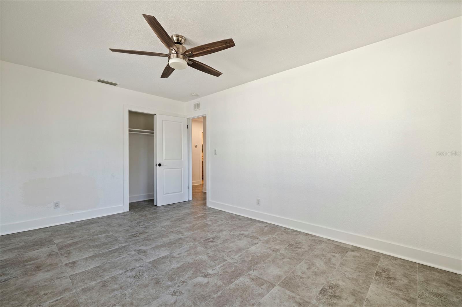 Image 23 of 37 For 176 175th Avenue E