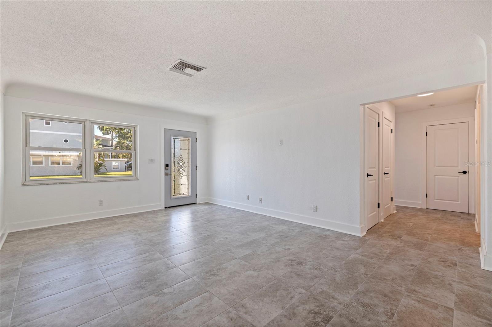 Image 3 of 37 For 176 175th Avenue E