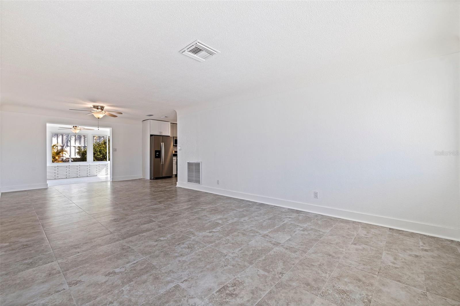 Image 5 of 37 For 176 175th Avenue E