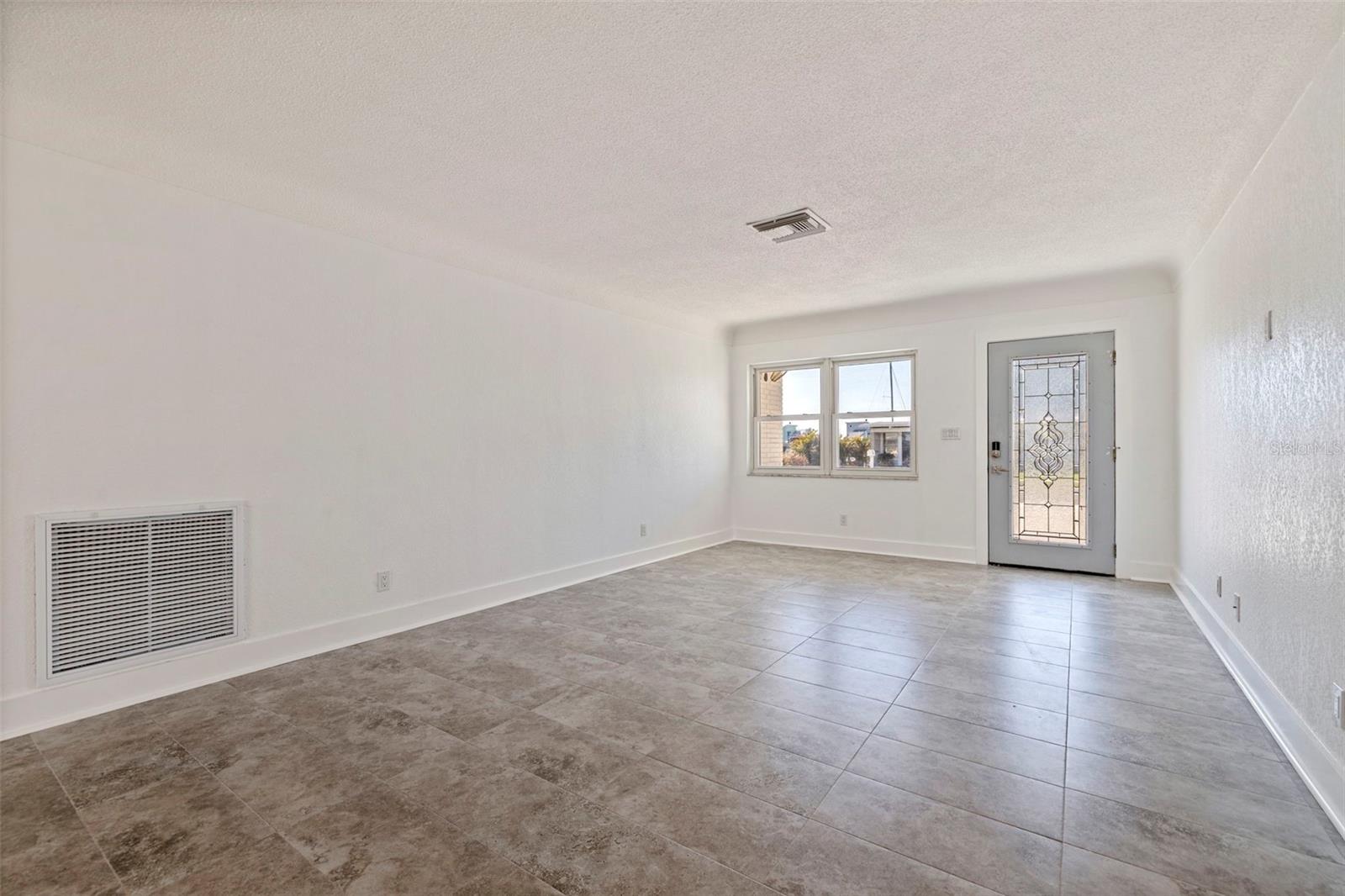 Image 6 of 37 For 176 175th Avenue E